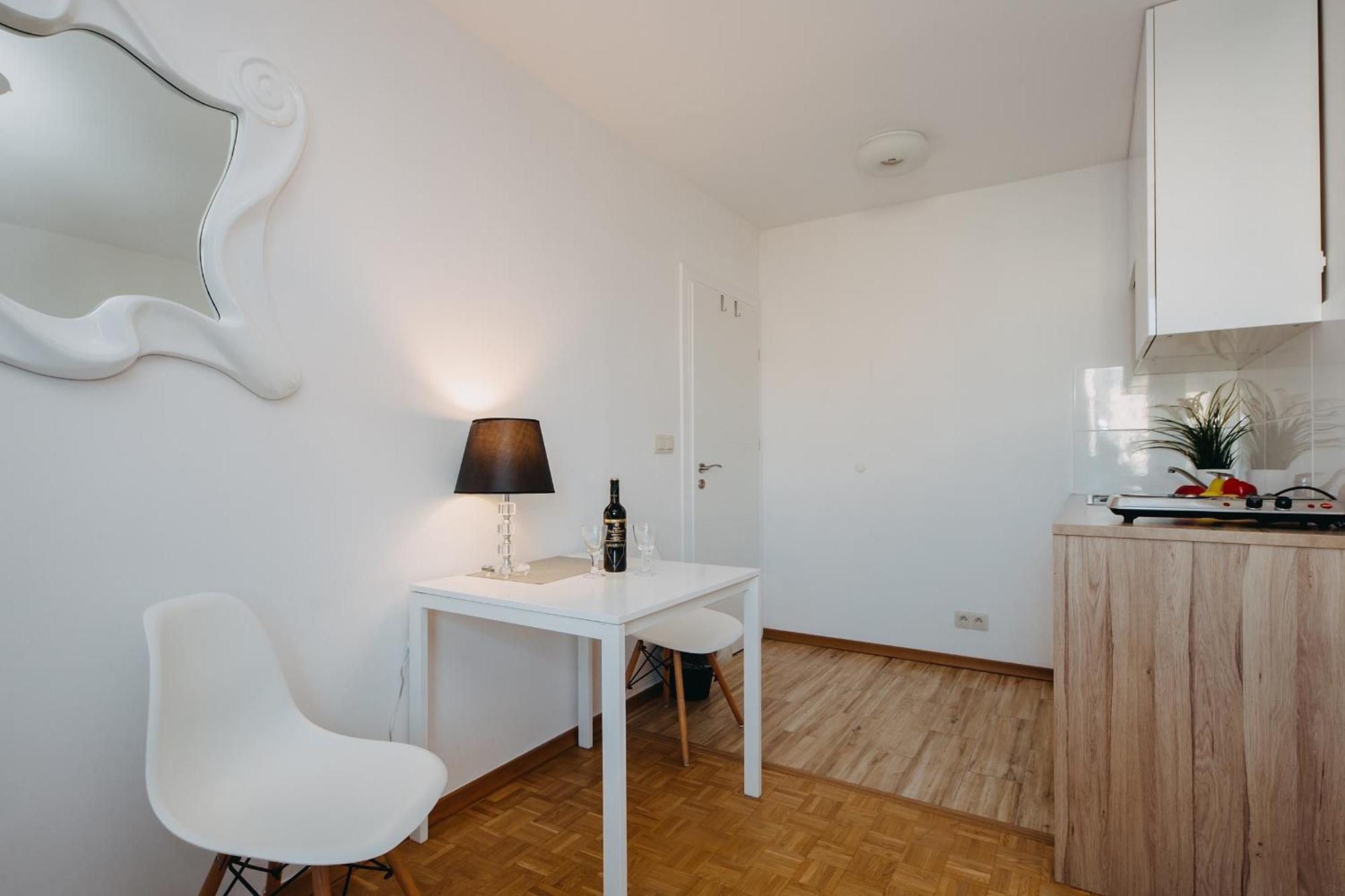 Appartement V Ajax Metro Stadion Narodowy *